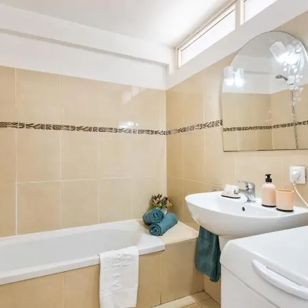 Apartamento 415 Borinquen Ocean View & Free Wifi Playa Feñabe